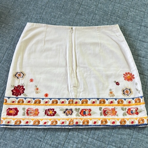 TOPSHOP Floral Embroidered Boho 100% Cotton Mini Skirt | 6 - Picture 3 of 11